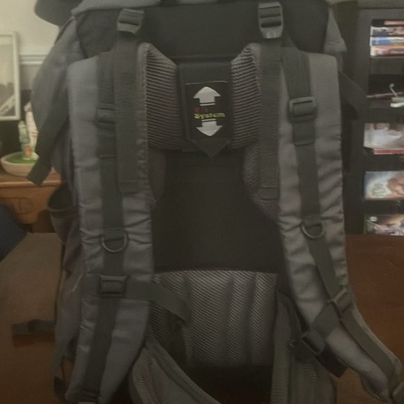 NEW Ozark Trail water bladder type back pack great for hikes grey color - Picture 2 of 6